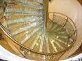 Плюсы и минусы стеклянных лестниц
