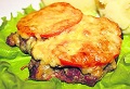 Мясо по-французски с помидорами