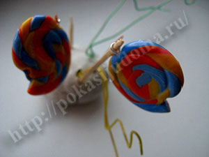 Серьги из пластики леденцы
